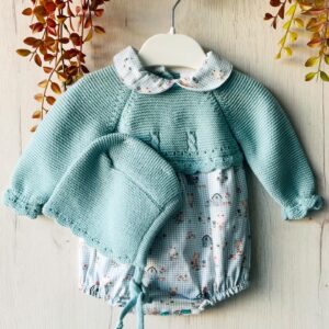 Pelele punto turquesa con estampado