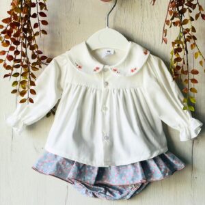 Conjunto blusa y ranita